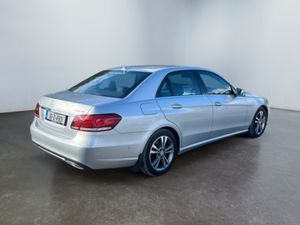Mercedes-Benz E-Class 220 BLUETEC SE 4DR AUTO CDI - Image 4