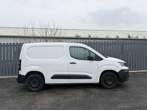 Peugeot Partner 2022 Peugeot Partner PROFESSIONAL - Image 2