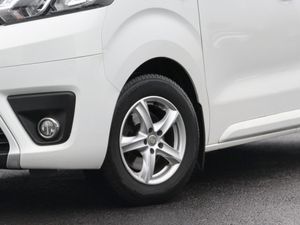 Toyota Proace €15000 + Vat ONLY 98400 KMS! 2020 TO - Image 2