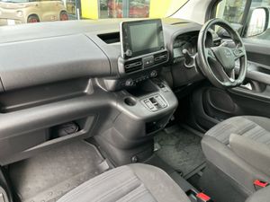 Opel Combo e-Edition Plus BEV 100kw 8 Speed Auto - Image 4