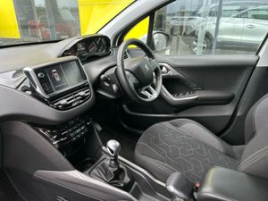 Peugeot 2008 1.5 BlueHDi 100bhp Active - Image 3