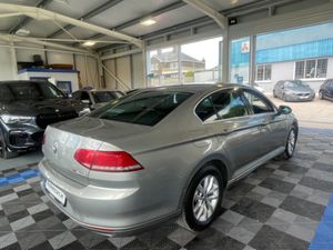 Volkswagen Passat COMFORTLINE 1.6 TDI MANUAL 6SPEE - Image 3
