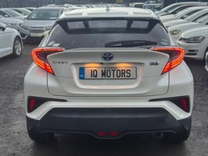 Toyota C-HR 1.8 Petrol Hybrid Automatic - 2017 (46 - Image 4