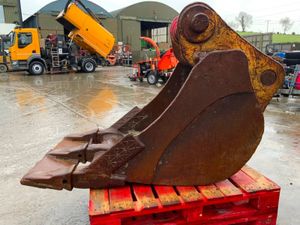 36" DIGGING BUCKET......100mm PINS........305f - Image 4