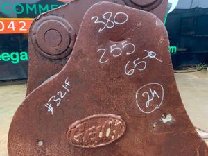 24" GEITH DIGGING BUCKET.......65mm PINS......321 - Image 3