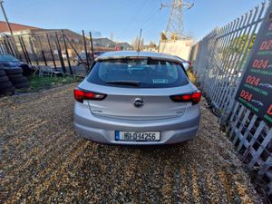 16 Opel Astra 1.6D SC 5DR NCT 10/27 RT€180 €6,995 - Image 4