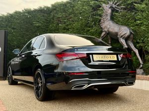 Mercedes-Benz E-Class 300DE AMG PREMIUM - Image 4