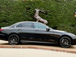 Mercedes-Benz E-Class 300DE AMG PREMIUM - Image 3