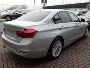 330E SE LUXURY EDITION 4DR SALOON AUTO  // WHAT A - Image 4
