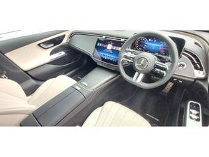 Mercedes-Benz E-Class E220D AMG LINE PLUS *MACCHIA - Image 4