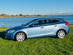 Volvo V40 SALE NOW ON / €12900 / FINANCE AVAILABLE - Image 3