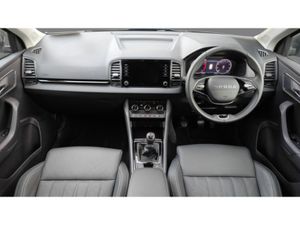 Skoda Karoq SELECTION PLUS 2.0 TDI 115 BHP- AS NEW - Image 3