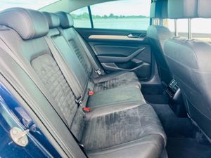 Volkswagen Passat Hi-Line - Massive Spec - Image 4