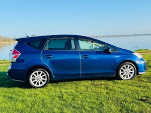 Toyota Prius HYBRID/ AUTO FINANCE AVAILABLE - Image 4