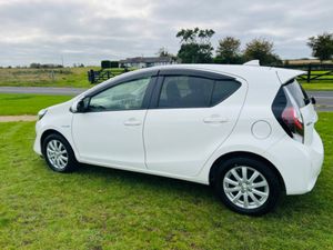 Toyota Aqua HYBRID / AUTO / FINANCE - Image 4