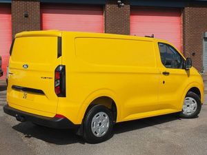 2025 Ford Transit Custom Panel Van - Image 4