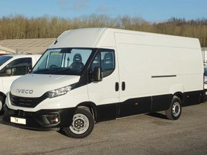 2024 Iveco Daily Medium Roof Panel Van - Image 3
