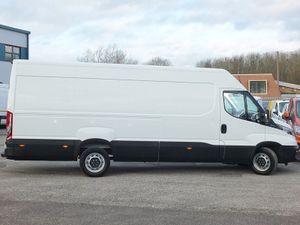 2024 Iveco Daily Medium Roof Panel Van - Image 4