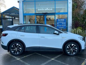 Volkswagen ID.4 PURE LIFE 52KWH // VERY LOW MILEAG - Image 2