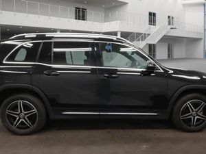 Mercedes-Benz EQB 300 AMG-LINE 4MATIC 66KWH ** COM - Image 2