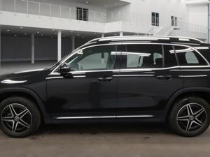 Mercedes-Benz EQB 300 AMG-LINE 4MATIC 66KWH ** COM - Image 3