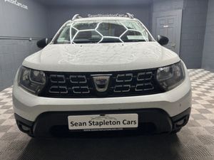 Dacia Duster ESSENTIAL 115 BHP 4 WHEEL DRIVE - Image 2
