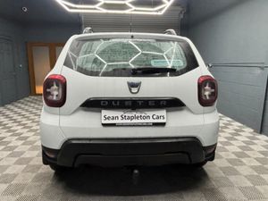 Dacia Duster ESSENTIAL 115 BHP 4 WHEEL DRIVE - Image 4