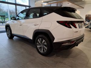 Hyundai Tucson HYBRID COMFORT PLUS ** VERY LOW KMS - Image 3