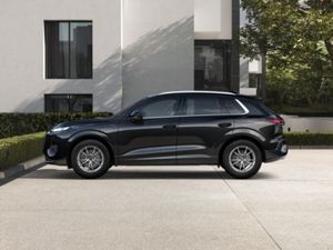 Audi Q3 SUV E-HYRBID SE AUTOMATIC WITH COMFORT PAC - Image 4