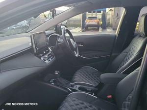 Toyota Corolla 1.8  Touring Estate Hybrid - Image 2