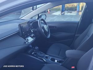 Toyota Corolla 1.8 TOURING ESTATE HYBRID GX - Image 4