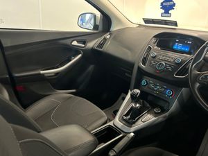 Ford Focus ZETEC 4DR 1.5 TD 95PS 6SPEED - Image 3