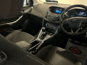 Ford Focus ZETEC 4DR 1.5 TD 95PS 6SPEED - Image 4