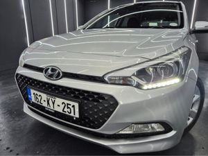 Hyundai i20 DELUXE 5DR - Image 2