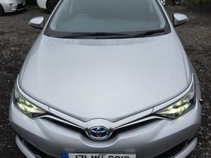 Toyota Auris Hybrid Automatic Low Miles 2017 - Image 3