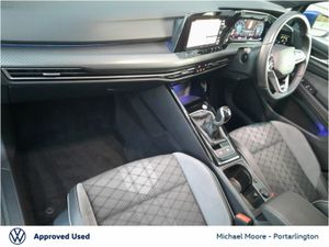 Volkswagen Golf 1.5 TSI 130HP R-Line - Image 4
