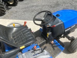 New Holland TC21 Compact Tractor - Image 2
