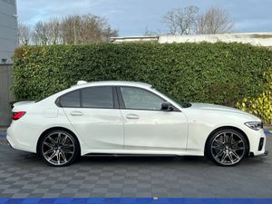 BMW 3-Series 330e M-SPORT COMPETITION 2.0 HYBRID / - Image 2