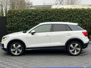 Audi Q2 SPORT 1.0 TFSI AUTO // AMBIENT LIGHTING // - Image 3