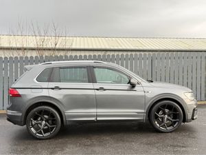 Volkswagen Tiguan 2019 Volkswagen Tiguan R-Line - Image 3