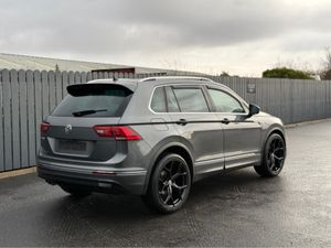 Volkswagen Tiguan 2019 Volkswagen Tiguan R-Line - Image 4