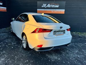 Lexus IS 2.5 HYRBID - Image 4