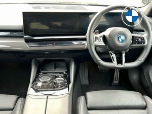 BMW i5 eDrive40 M Sport Pro Saloon - Image 4