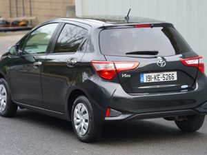 Toyota Vitz 2019 Automatic - Image 4