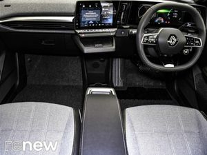 Renault Megane E-Tech Techno EV60 220hp - Image 2