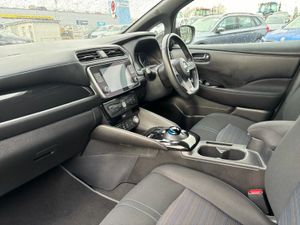 Nissan Leaf Leaf SV Premium 62 kWh - Image 3