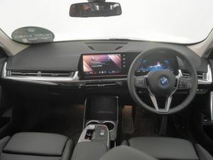 BMW iX1 eDrive20 xLine - Image 4