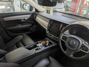 Volvo V90 PHEV T6 (340hp) Inscription Exp AWD - Image 4