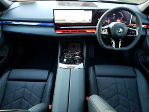 BMW 5-Series 530e M Sport Pro - Image 4