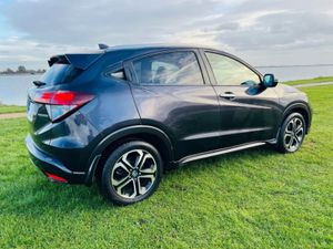 Honda Vezel DAA-RU3 - Image 4